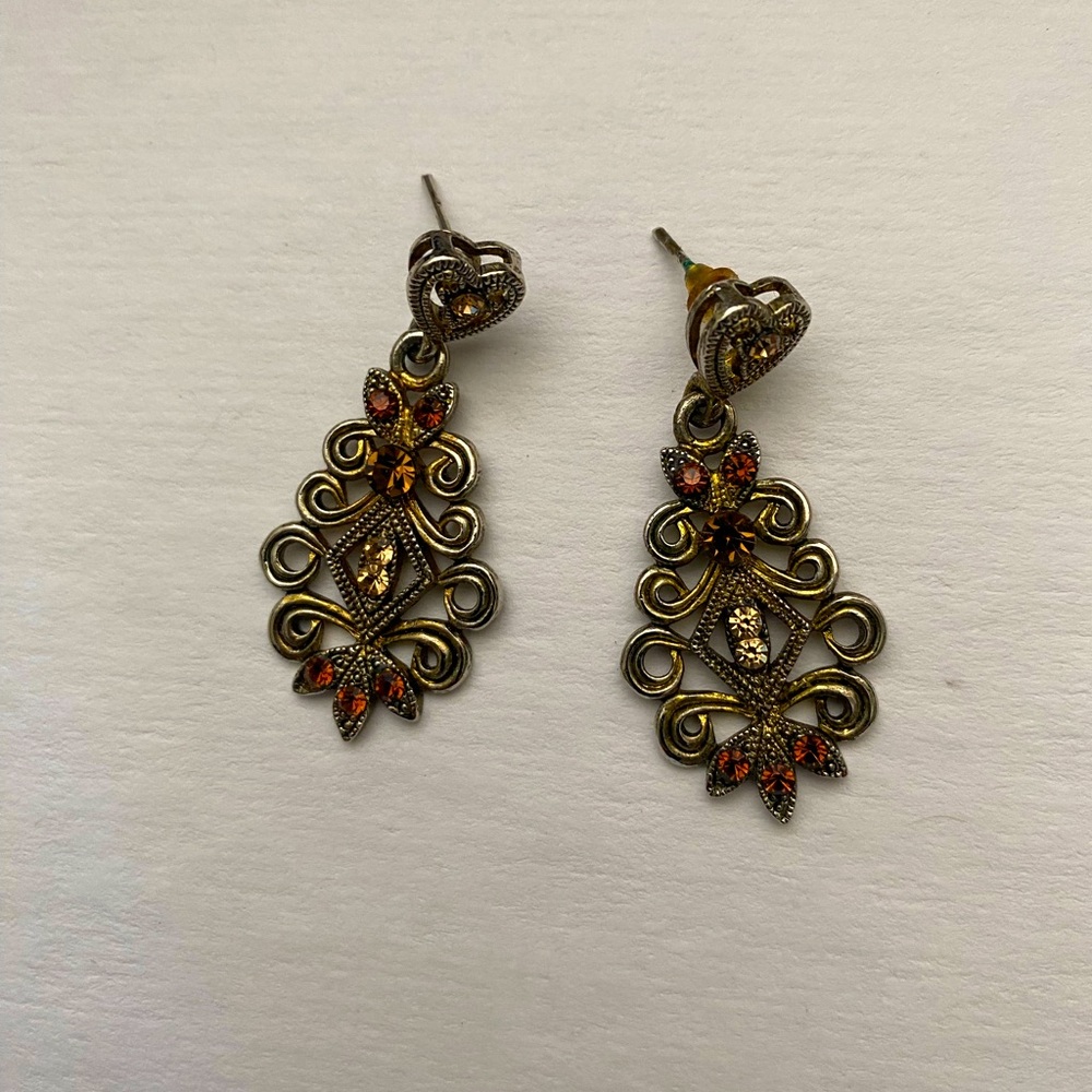 Costume Amber Stone Earrings   Dangle Style